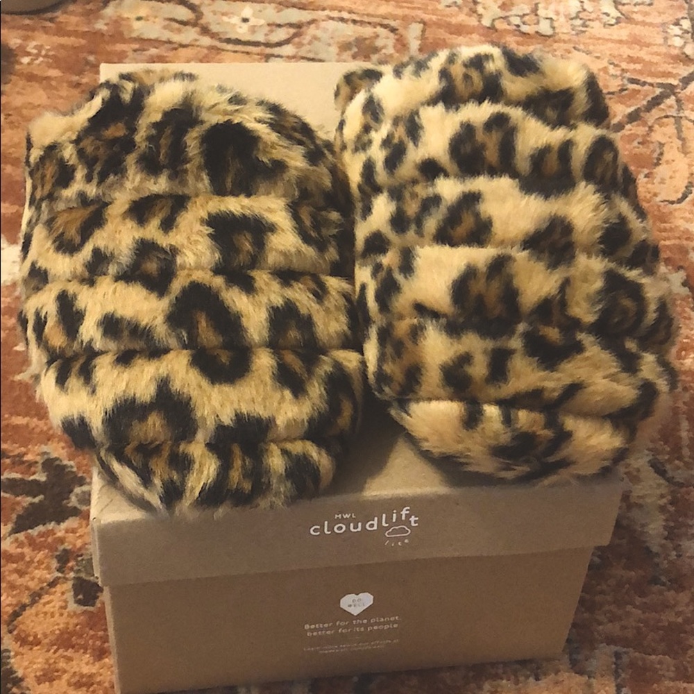 Leopard Quilted Slippers💛